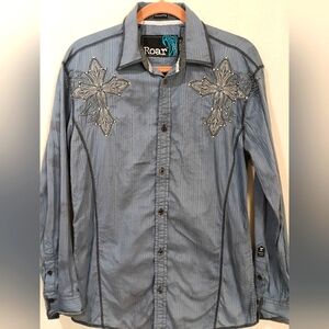 Roar Shirt Mens Button Down Medium Shirt Embroidered Cross Y2K goth Affliction